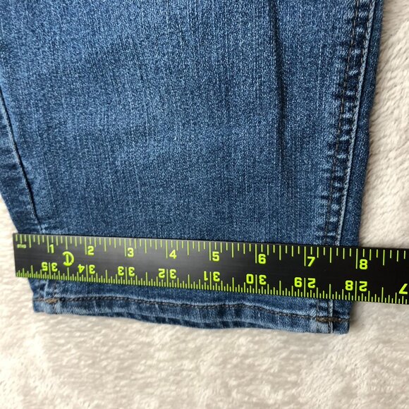 Lee Riders Women's Capri Jeans Size 6M Blue Denim Relaxed Casual Classic Y2K - Picture 7 of 12